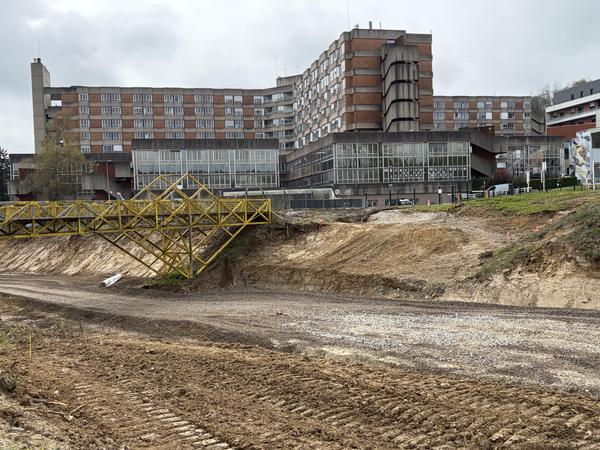 Les travaux progressent autour de l’hôpital Jacques Monod